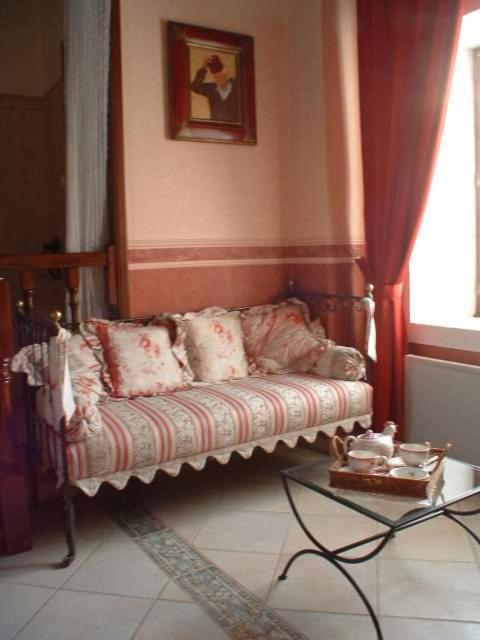 La Fontaine Des Arts Bed & Breakfast Mansle-les-Fontaines Room photo