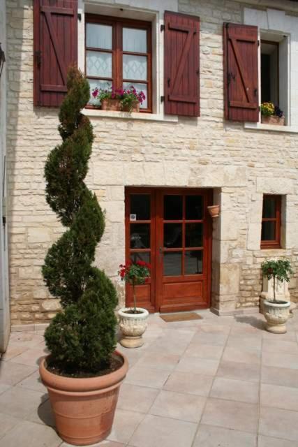 La Fontaine Des Arts Bed & Breakfast Mansle-les-Fontaines Exterior photo