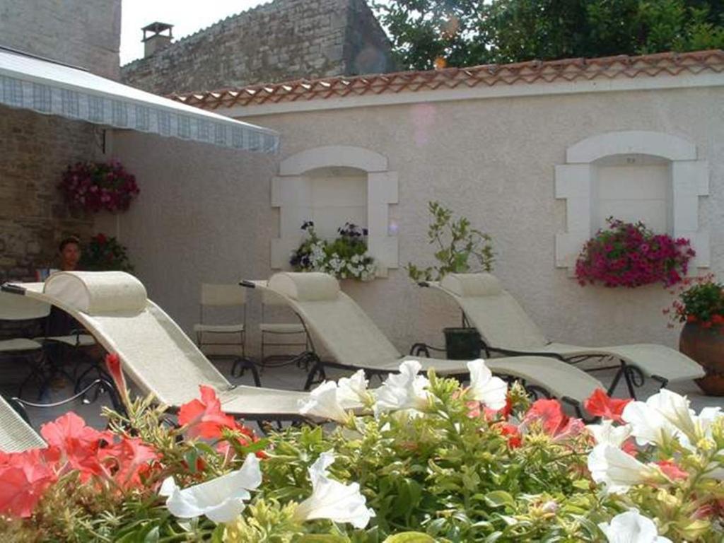 La Fontaine Des Arts Bed & Breakfast Mansle-les-Fontaines Exterior photo