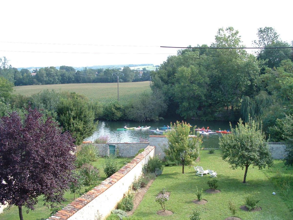 La Fontaine Des Arts Bed & Breakfast Mansle-les-Fontaines Exterior photo